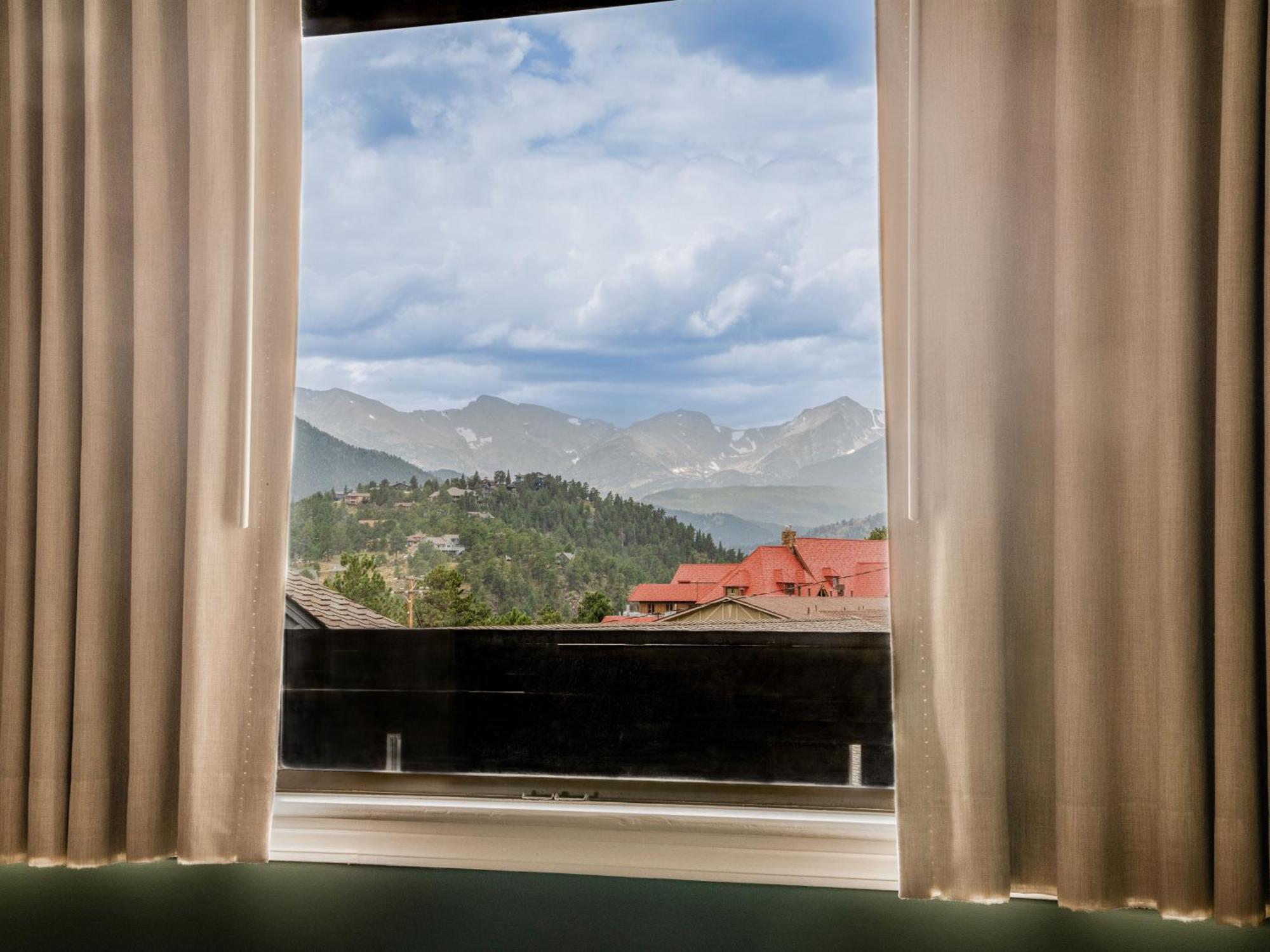 Trailborn Rocky Mountains Outpost Hotel เอสเทสพาร์ค ภายนอก รูปภาพ