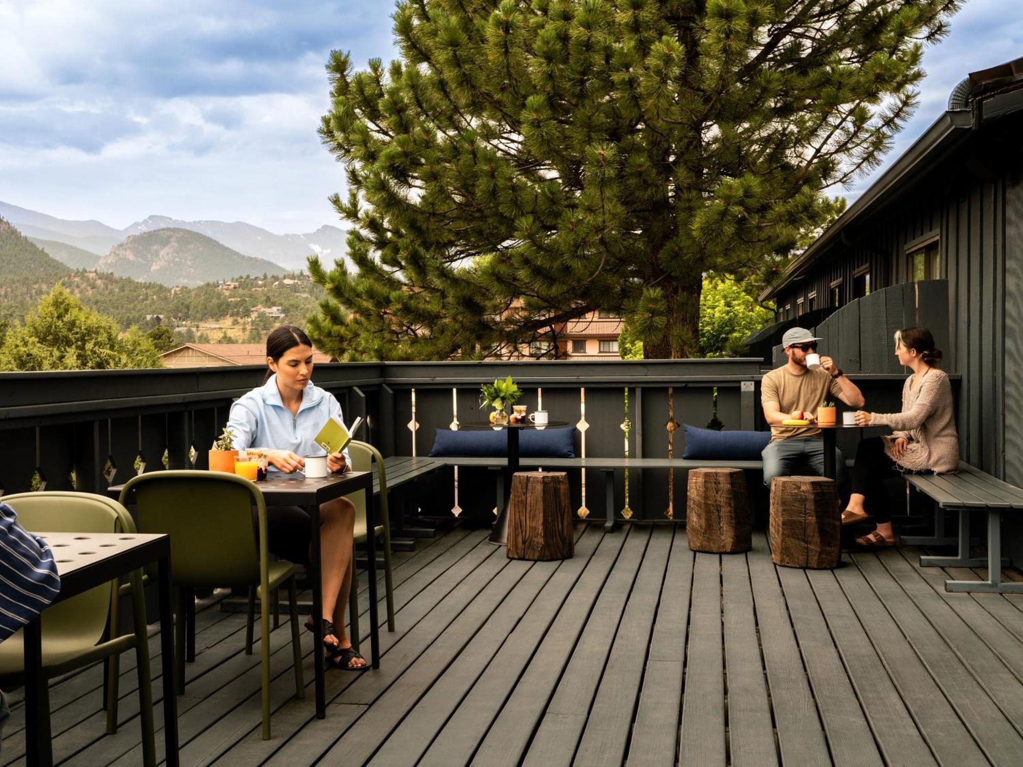 Trailborn Rocky Mountains Outpost Hotel เอสเทสพาร์ค ภายนอก รูปภาพ